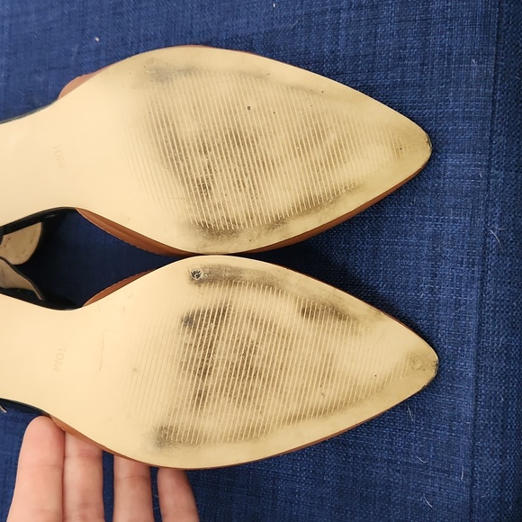 Tand and black heels - Picture 5 of 7